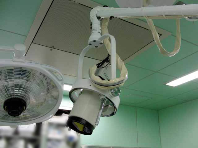 病院手術室無影灯カメラ